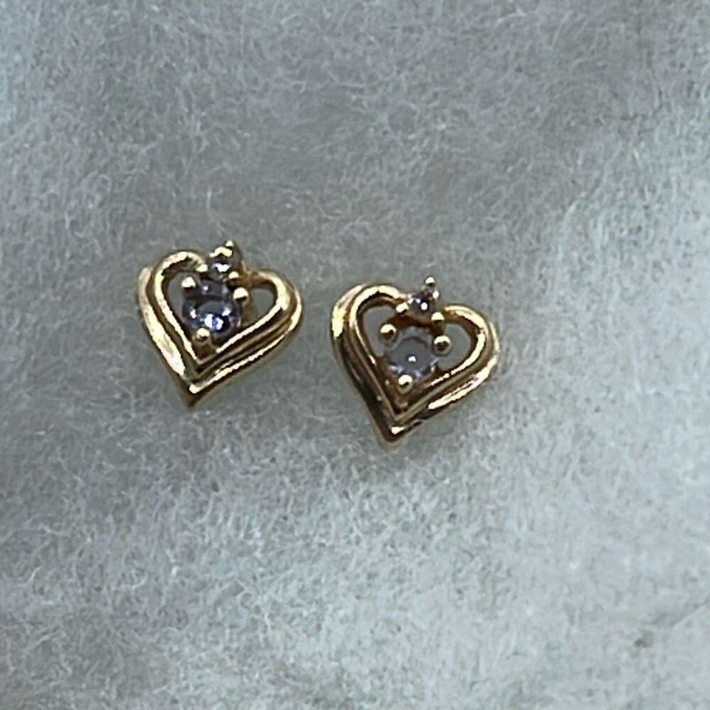 10K pale purple sapphire CZ heart earrings.